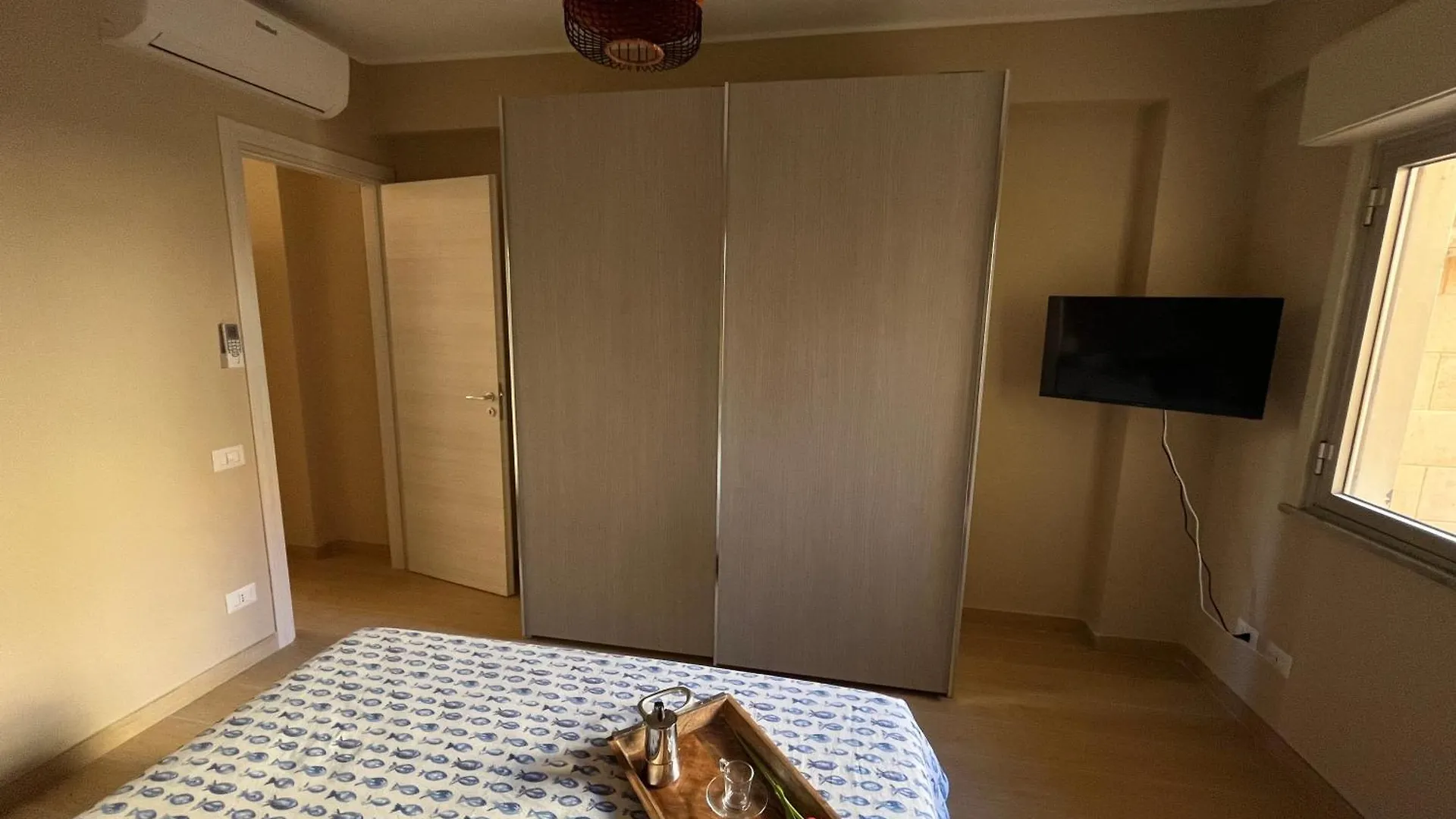 Appartamento Mare Dentro Messina Lägenhet
